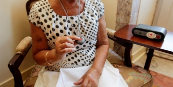 Pedr&oacute;g&atilde;o Grande instala Teleassist&ecirc;ncia Domicili&aacute;ria da Cruz Vermelha para idosos